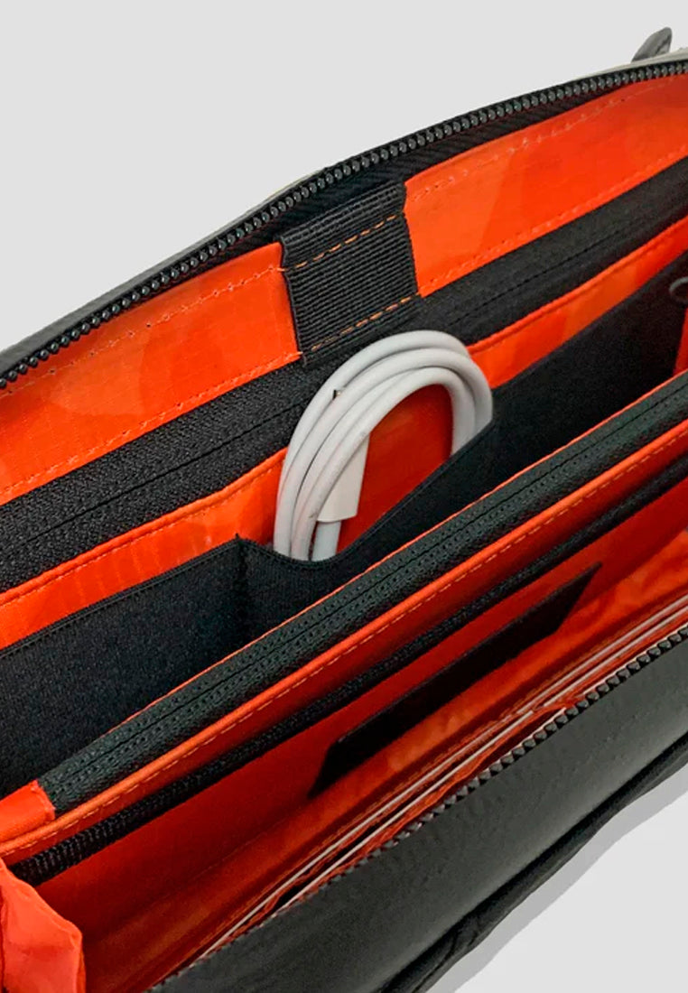 Code Of Bell ANNEX CASE 3 Way Traveller Wallet Pitch Black