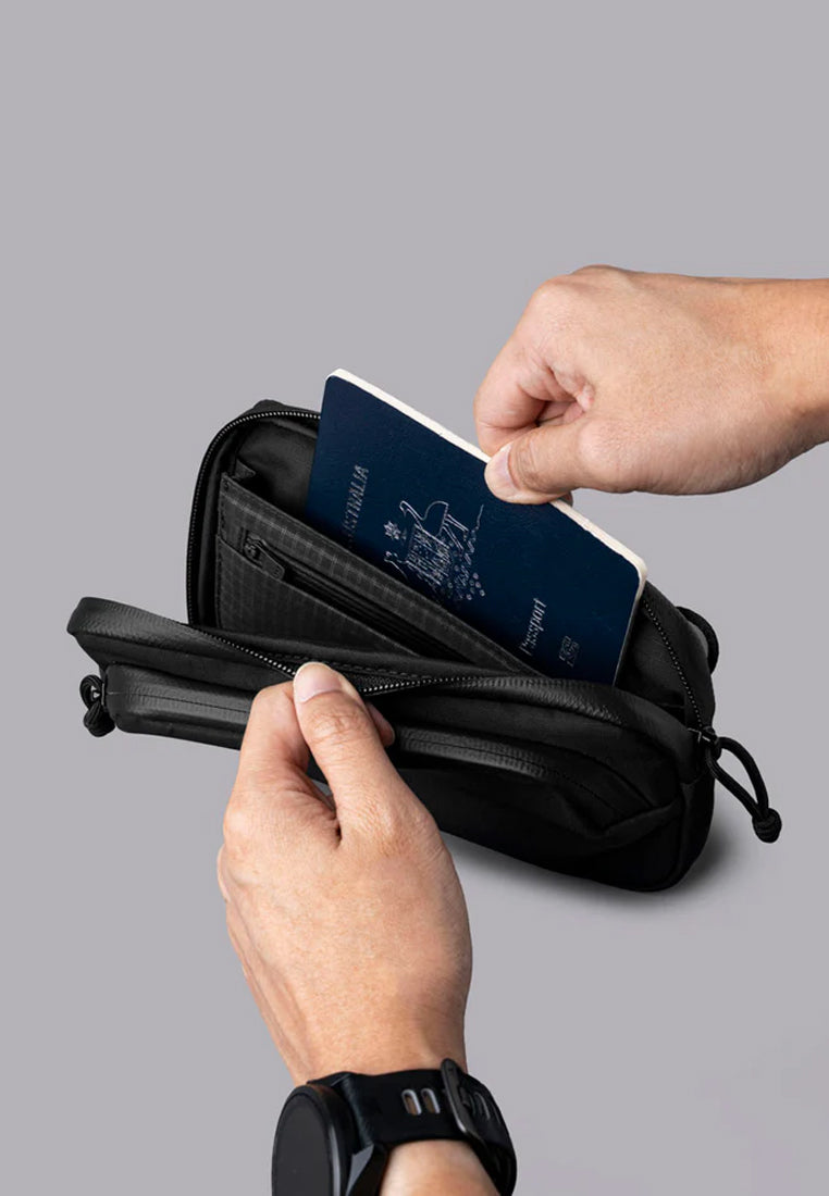 Alpaka Bravo Passport Pouch