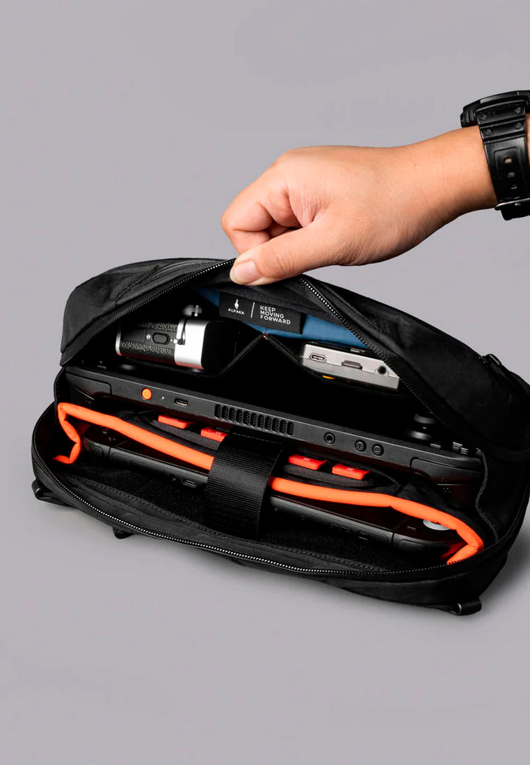Alpaka Eclipse Gaming Sling