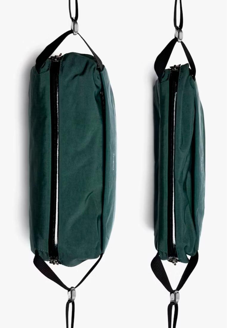 Bellroy Venture Sling 9L Deep Ocean