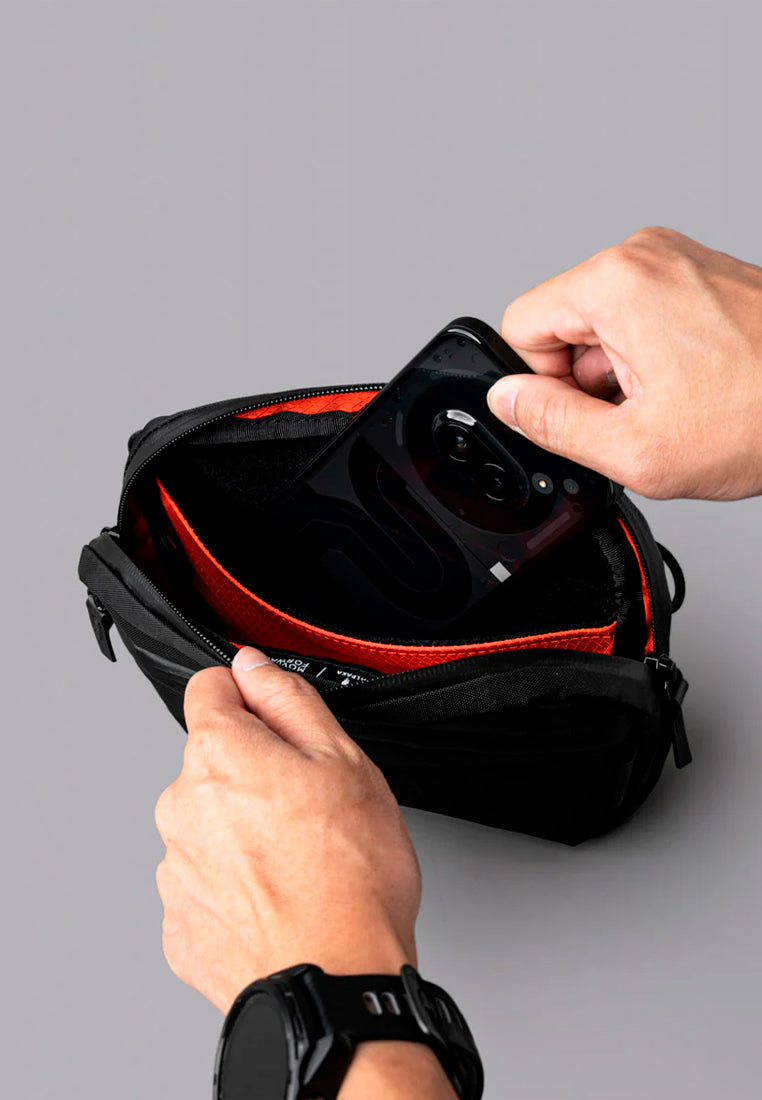 Alpaka Flight Sling 1L