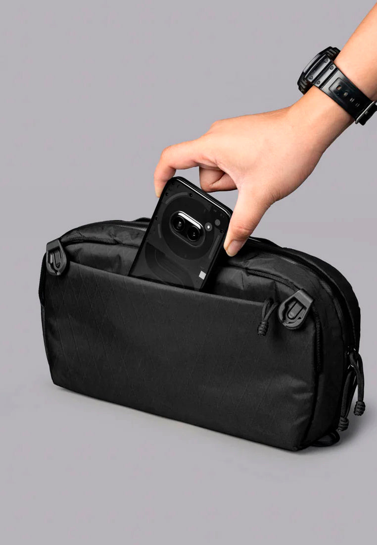 Alpaka Eclipse Gaming Sling