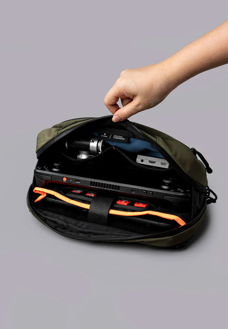 Alpaka Eclipse Gaming Sling