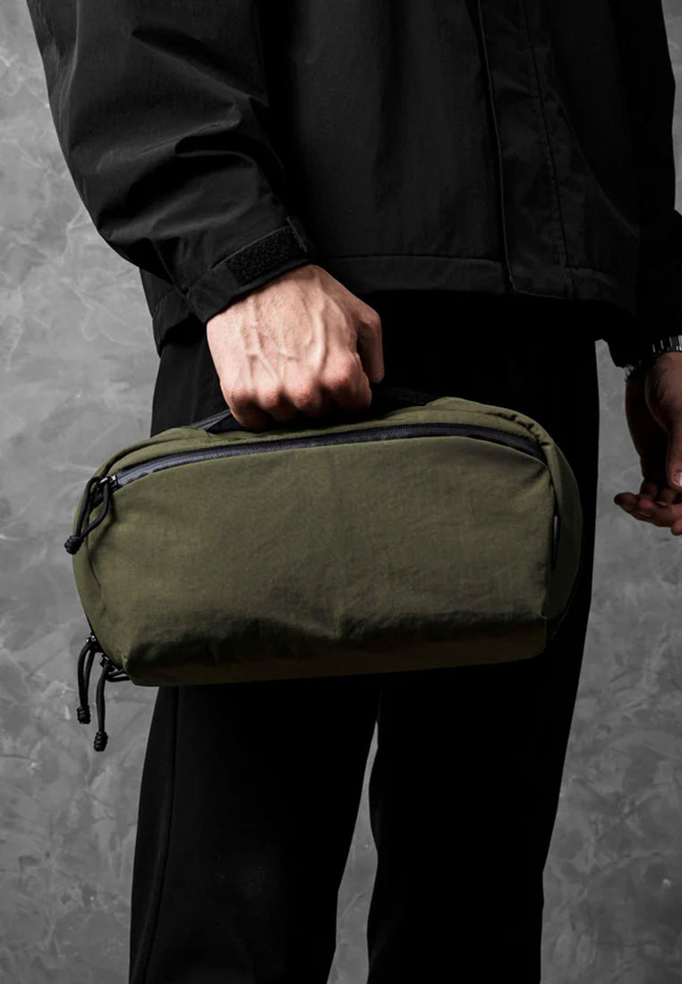 Alpaka Eclipse Gaming Sling