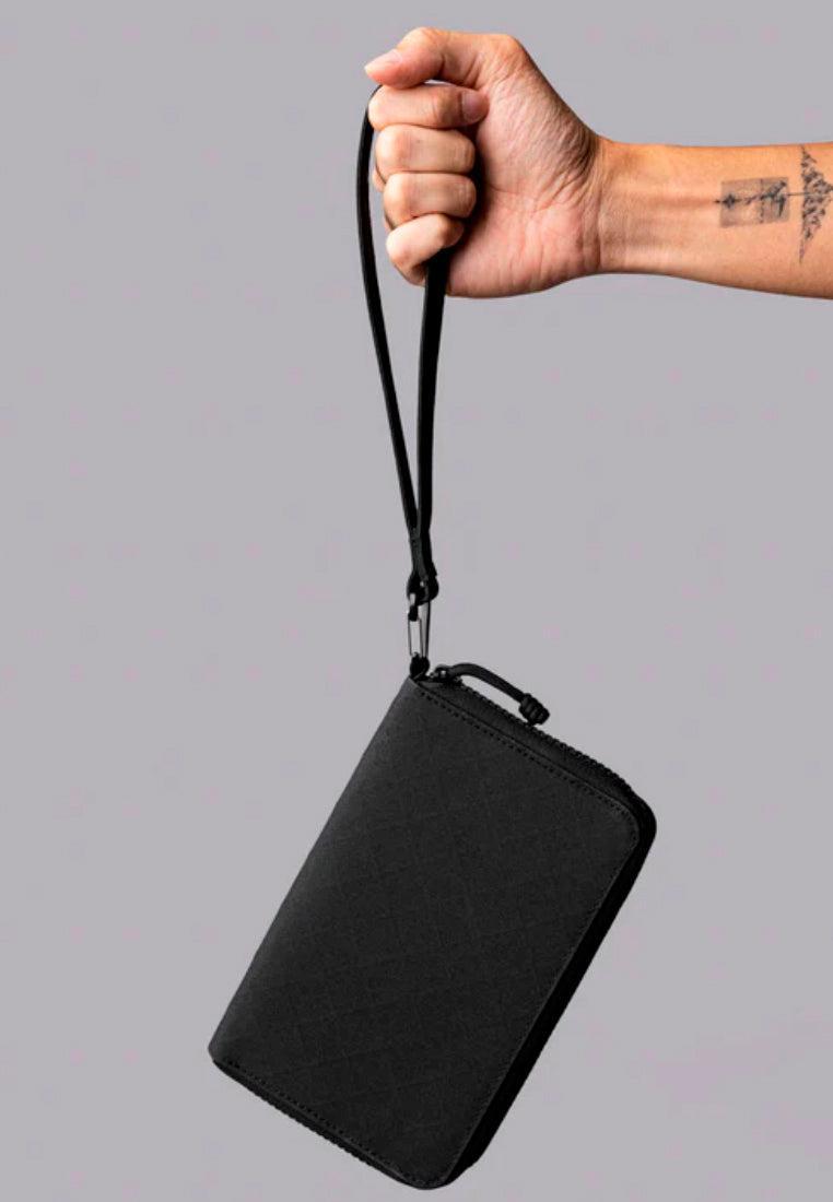 Alpaka Zip Passport Wallet