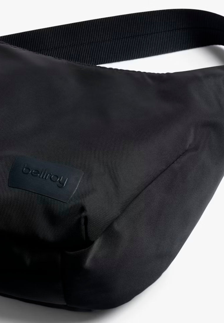 Bellroy Laneway Crescent Bag 2.5L
