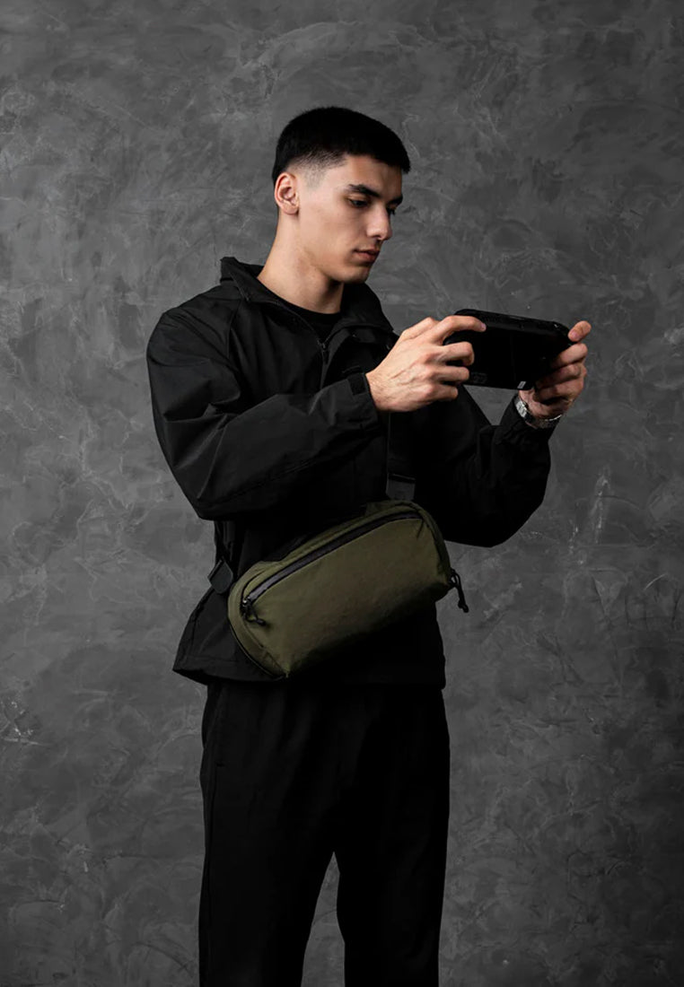 Alpaka Eclipse Gaming Sling