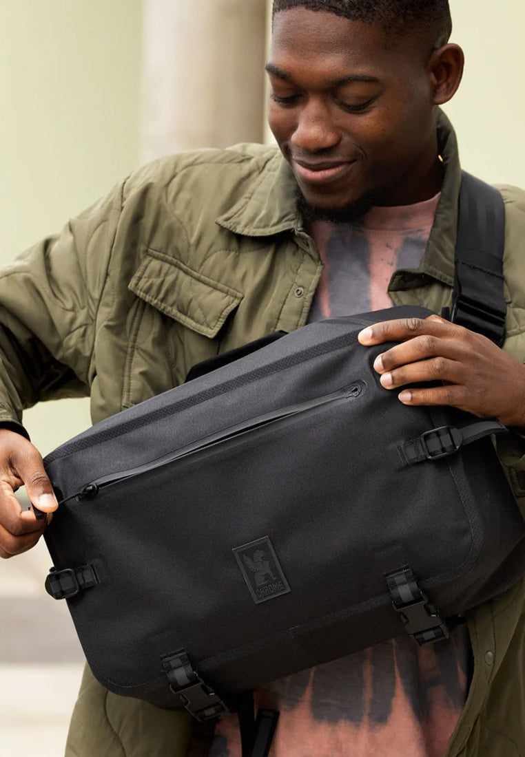 Chrome Industries Kadet Max WP Sling