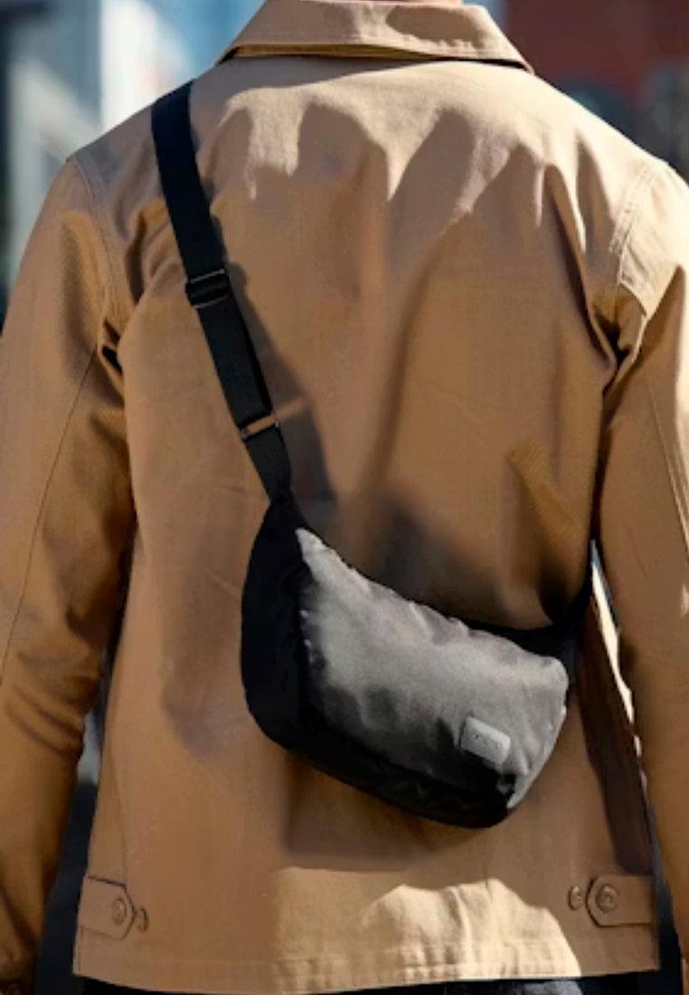 Bellroy Laneway Crescent Bag 2.5L