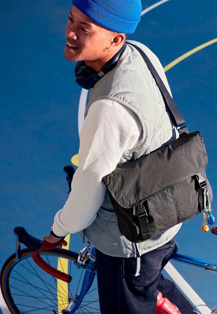 Bellroy Cinch Messenger - MORE by Morello Indonesia