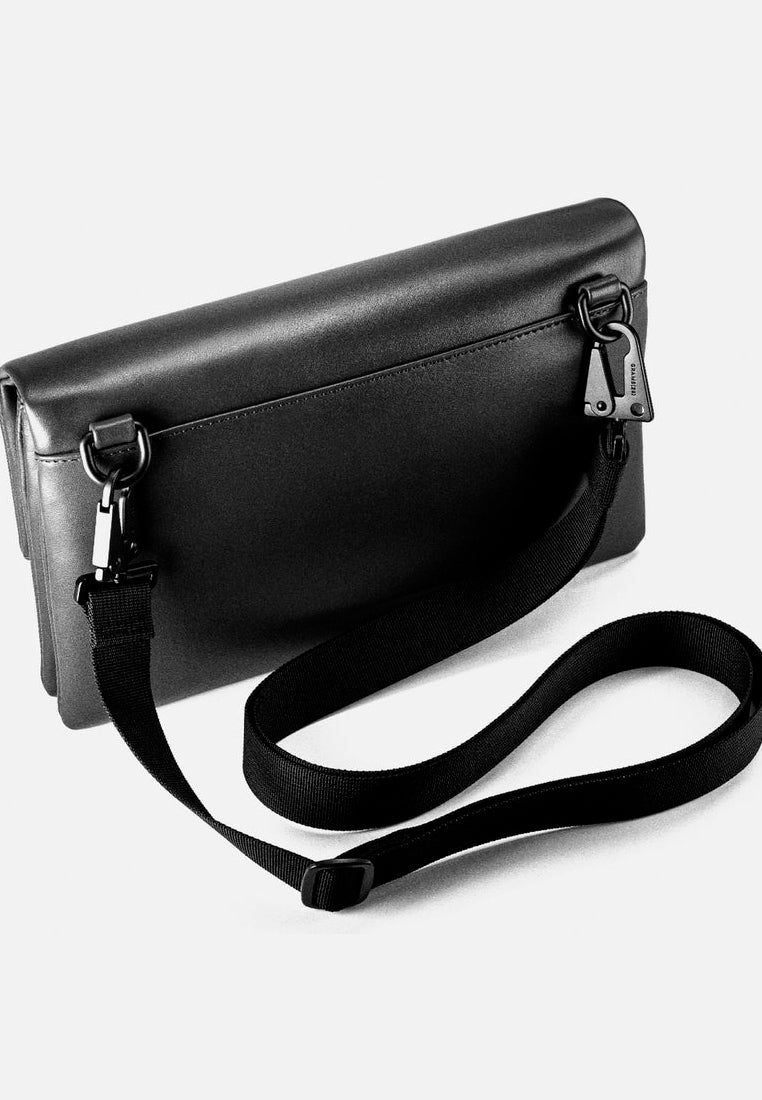 Grams28 158 Travel Wallet Sling