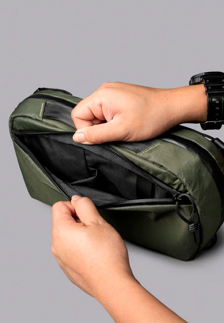 Alpaka Eclipse Gaming Sling
