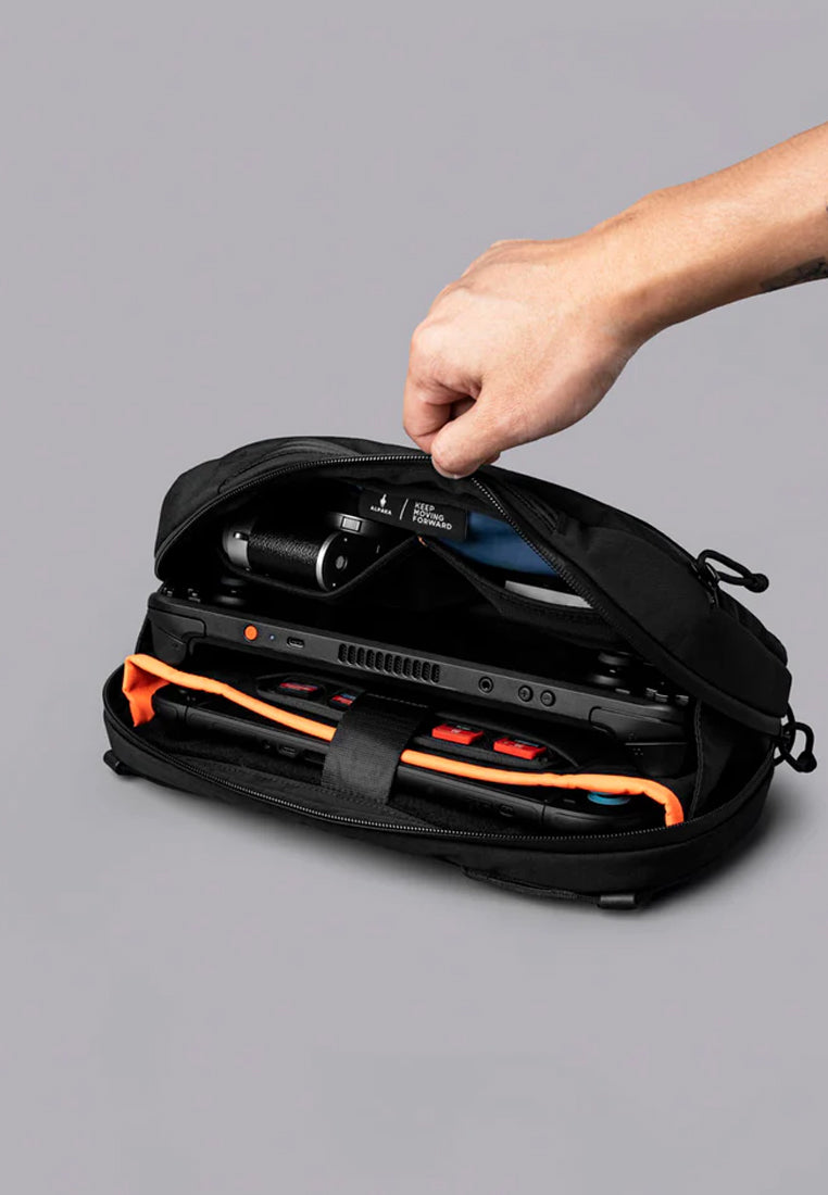 Alpaka Eclipse Gaming Sling