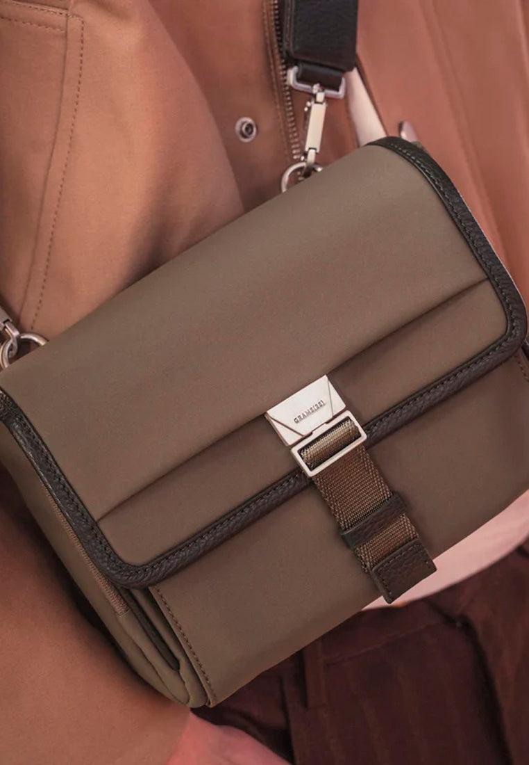 Grams28 702 Urban Daily Sling