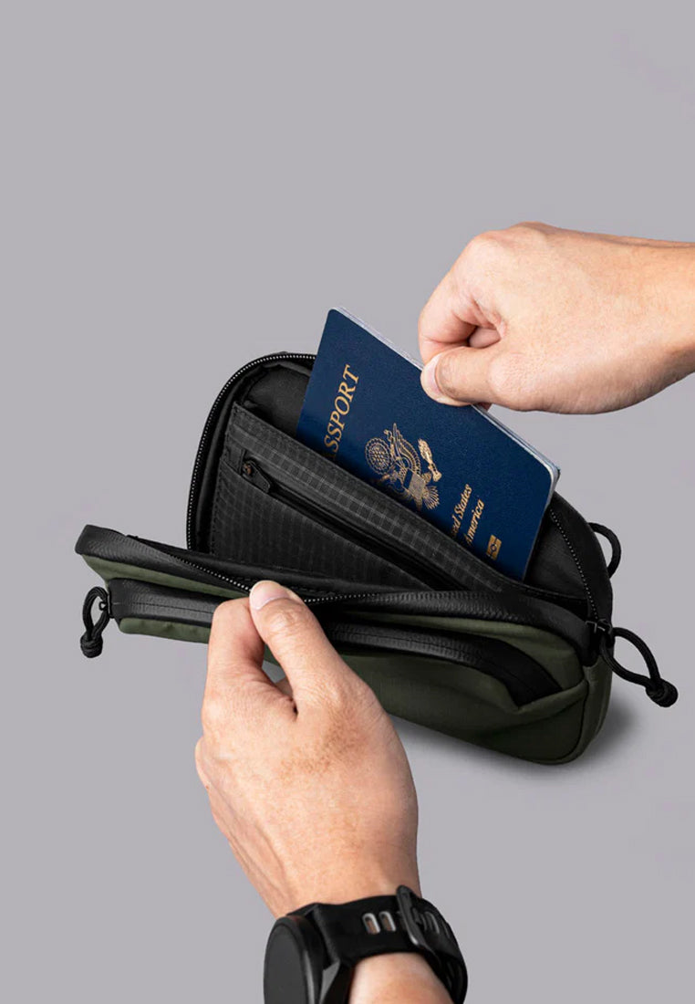 Alpaka Bravo Passport Pouch