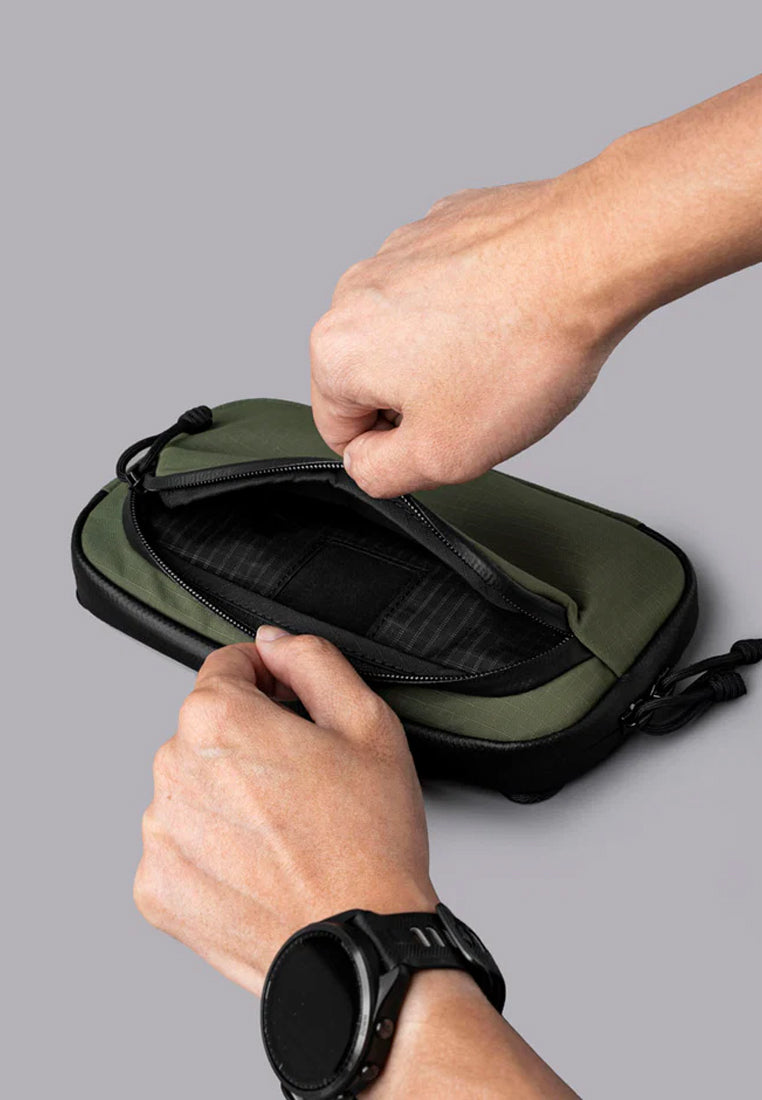 Alpaka Bravo Passport Pouch