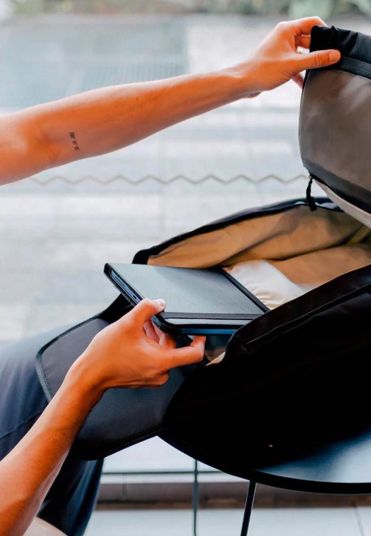 Modern Dayfarer Backpack 18L