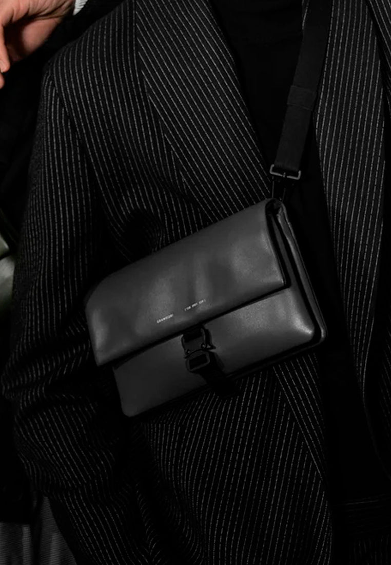 Grams28 158 Travel Wallet Sling