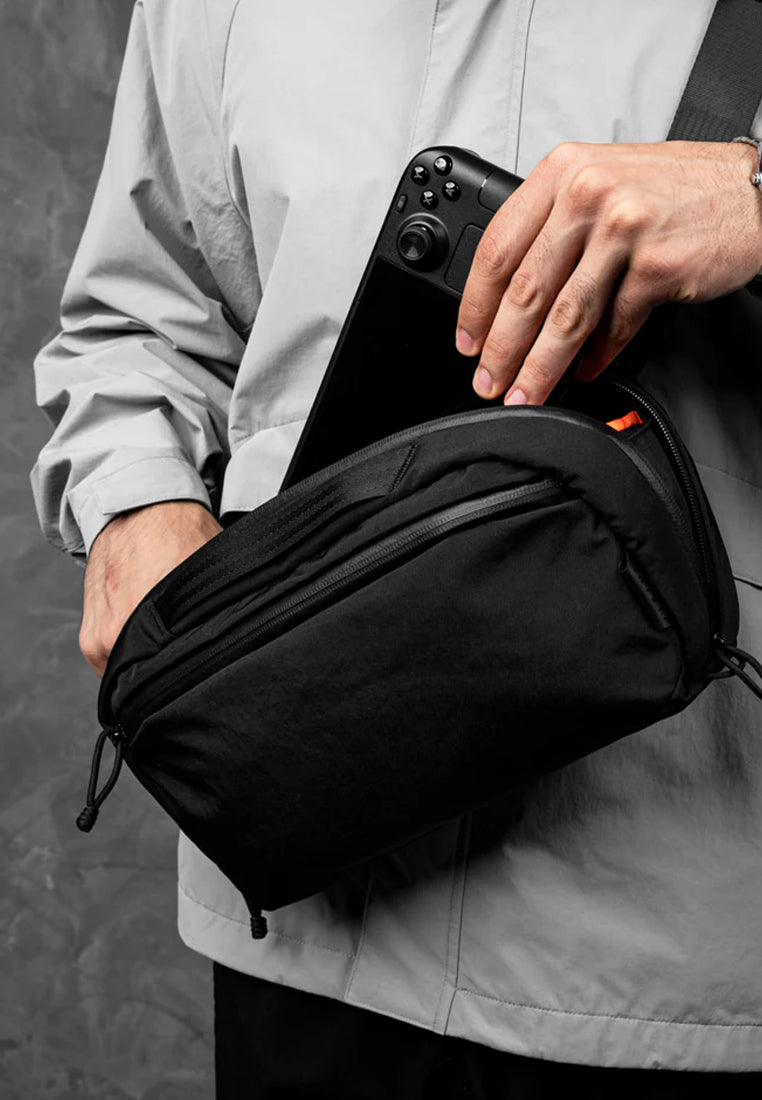 Alpaka Eclipse Gaming Sling