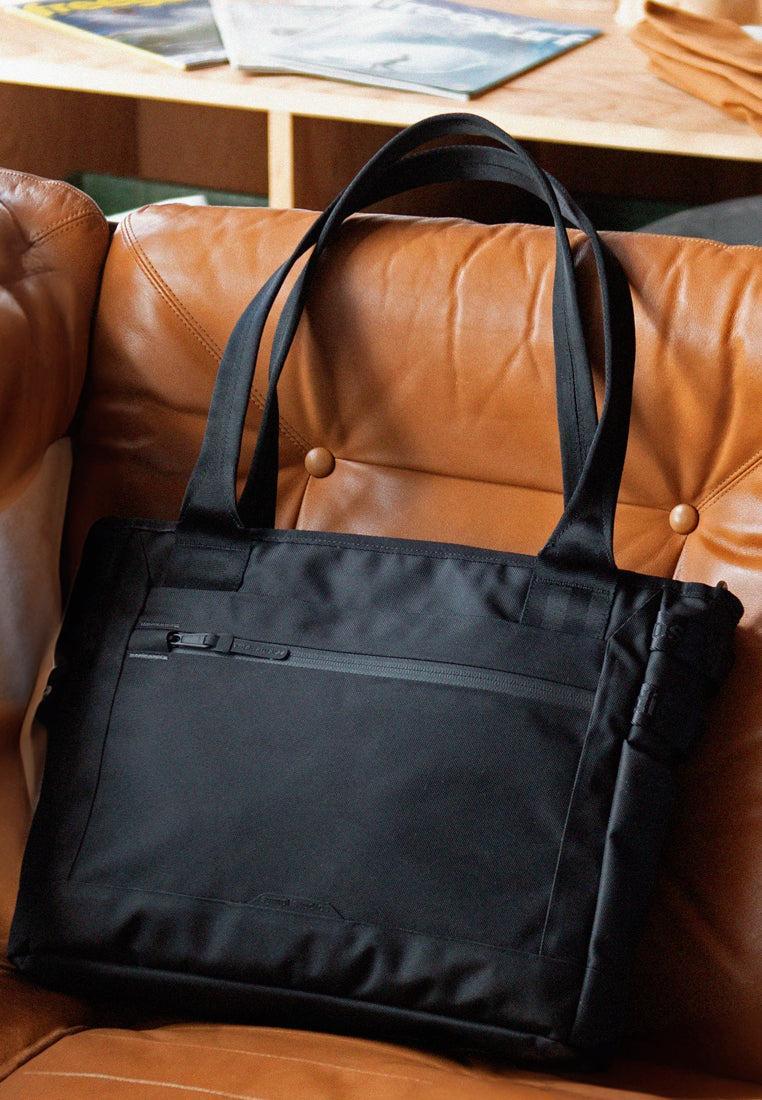 Sympl All Terrain Tote 20L　トートバッグ ブラック Sympl All Terrain Tote | Sustainable, Durable, Premium