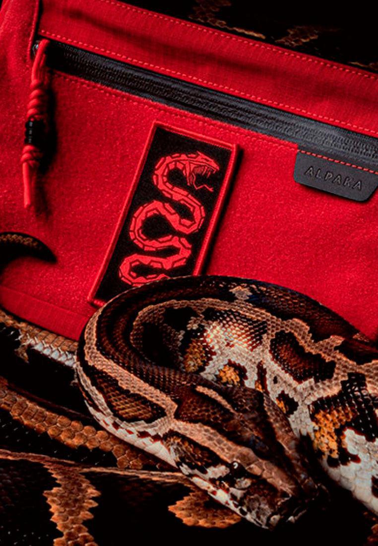 バッグ ALPAKA Zip Pouch Max 2 Snake Edition Red Year of the Snake Zip Pouch Max V2 - Limited Edition | Alpaka
