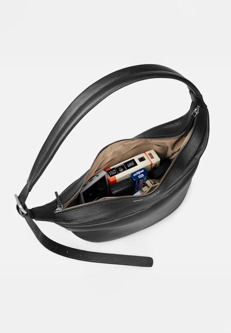 Grams28 192 Essential Half Moon Bag