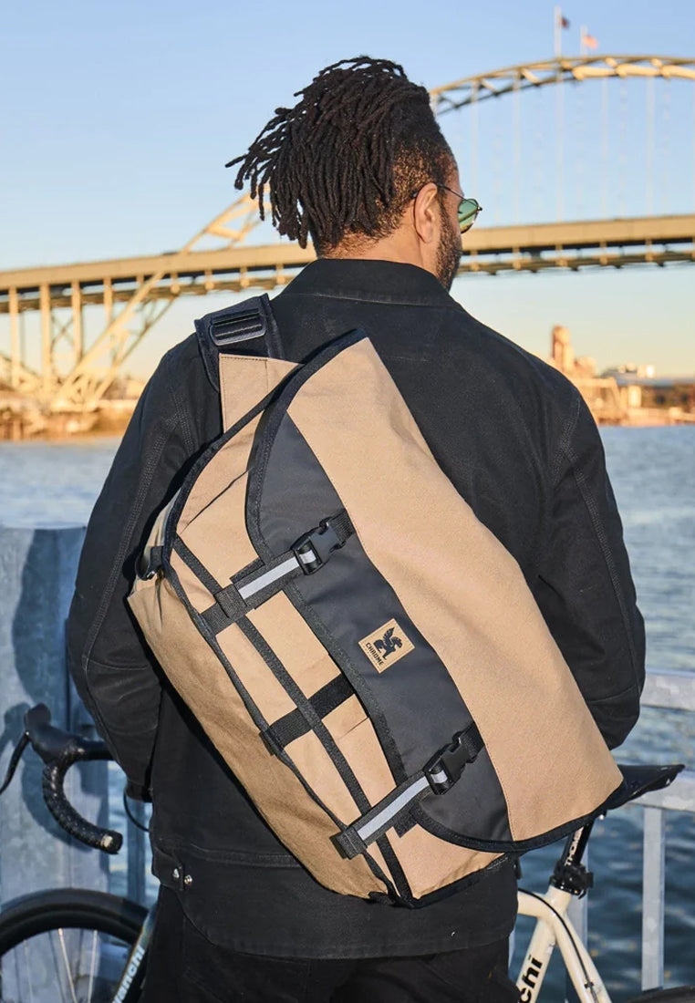 Chrome Industries Citizen 24L Messenger Bag