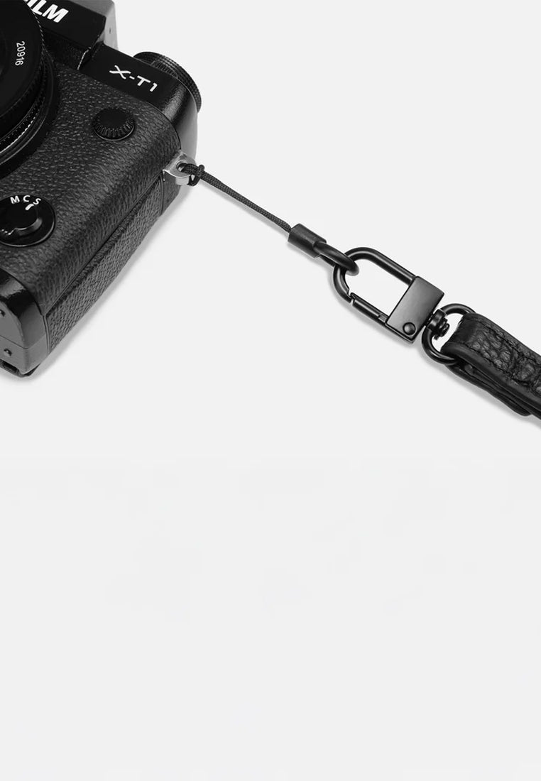 Grams28 124 Wrist Strap Pebbled