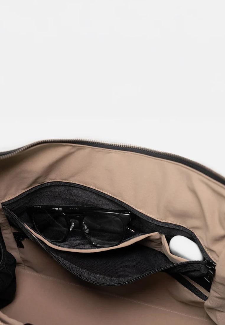 Grams28 193 Hobo Bag
