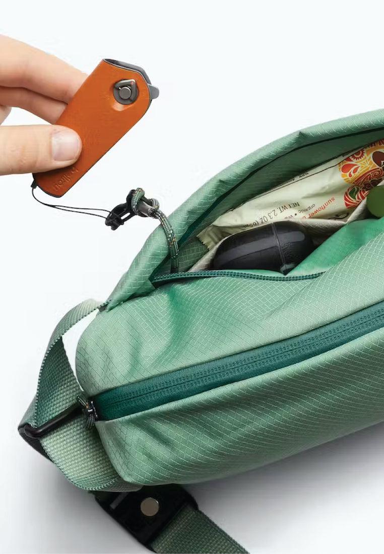 Bellroy Lite Sling Moss (Leather Free)