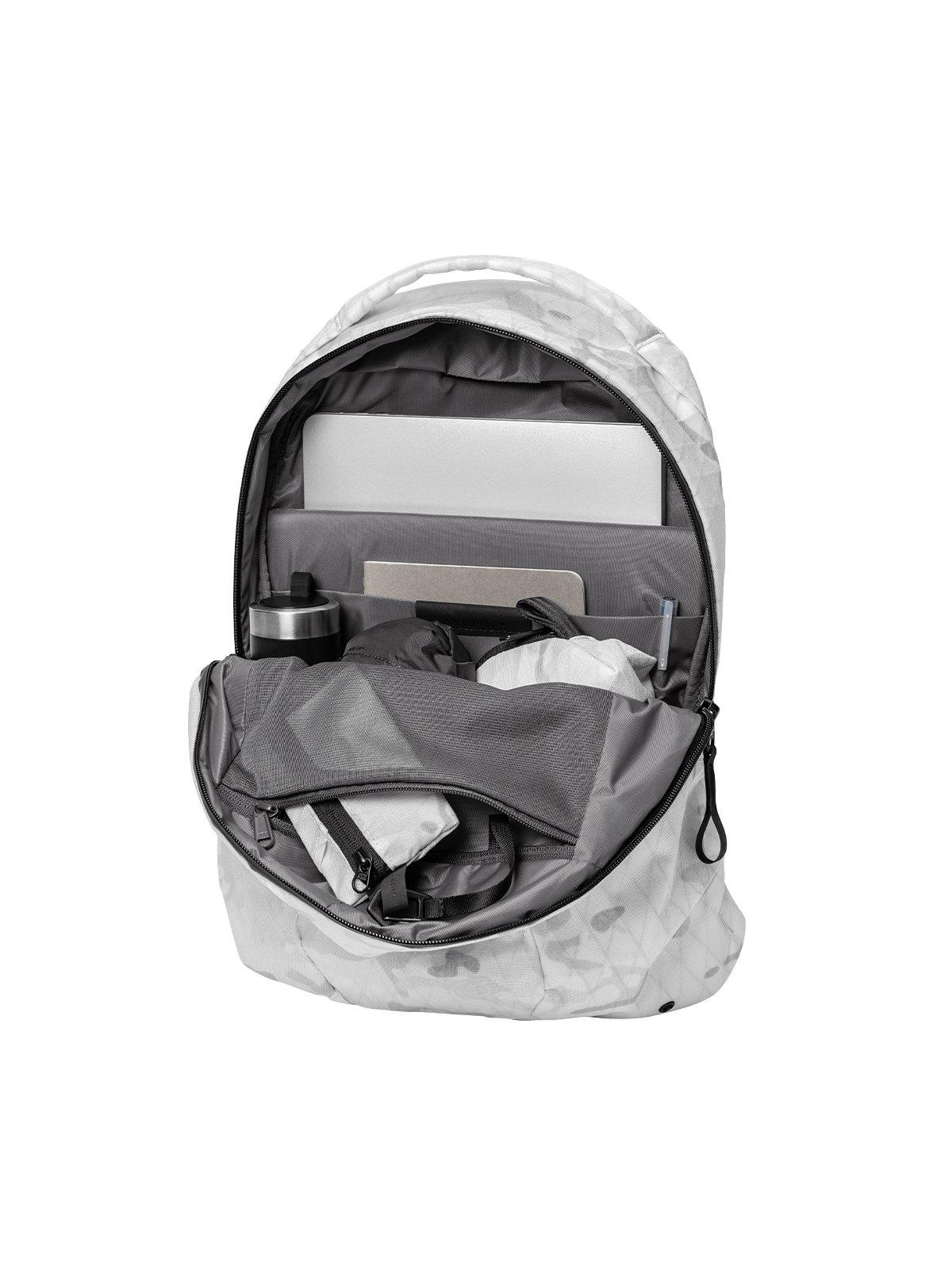 Able Carry Thirteen Daybag XPAC White Alpine - MORE by