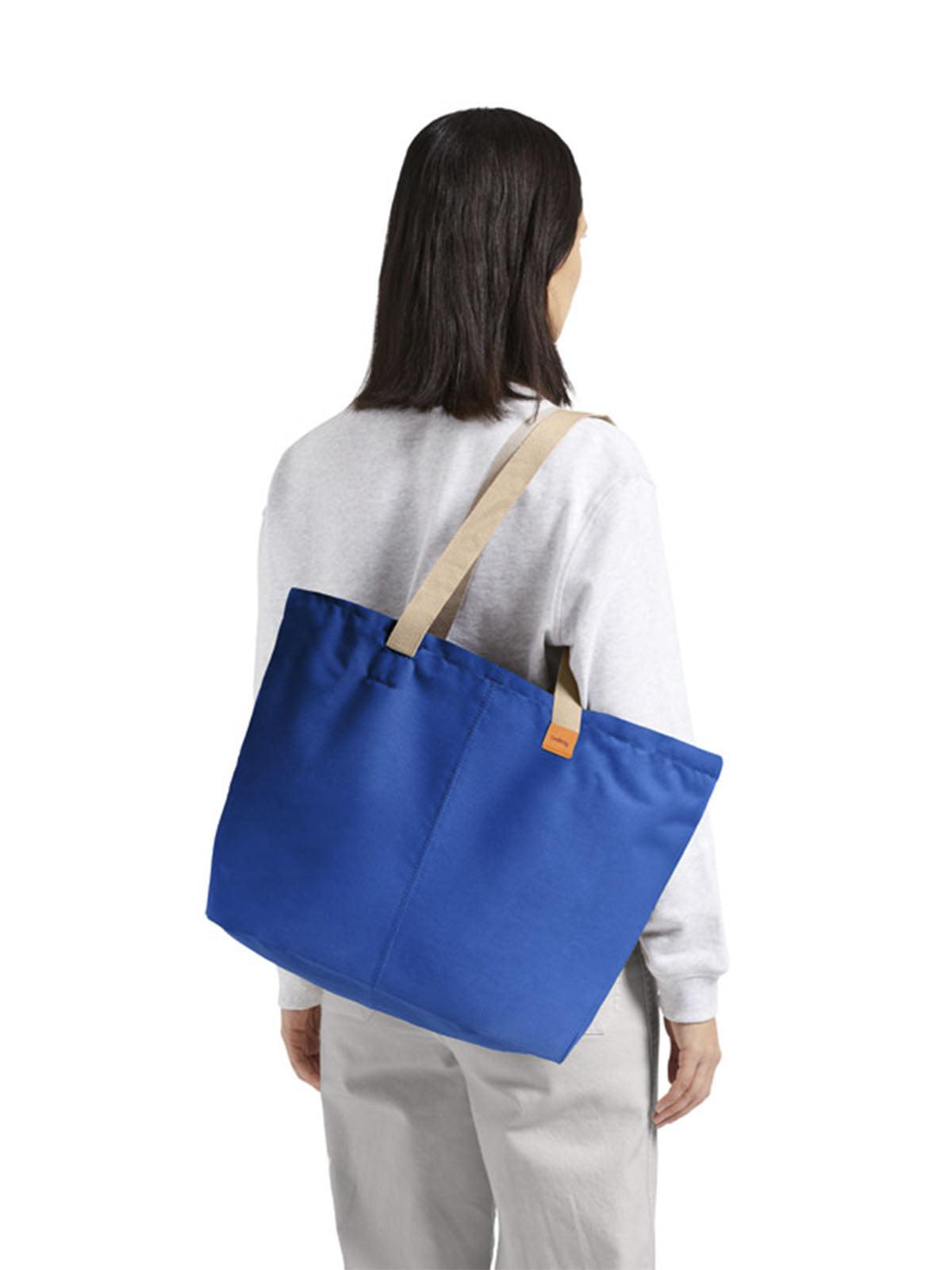 Bellroy Market Tote Pigment Blue (Leather-free)