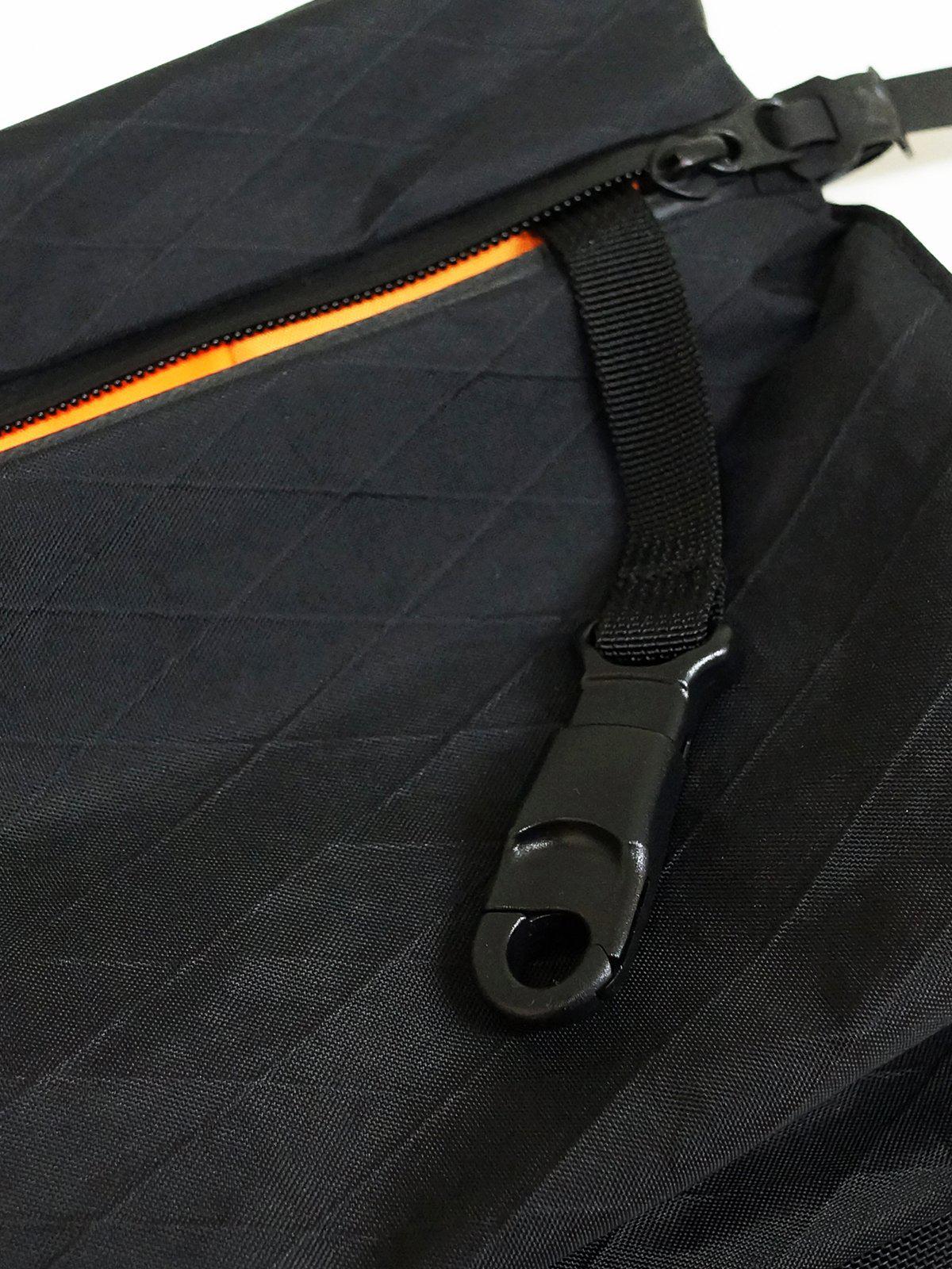 Code Of Bell ANNEX Liner Sacoche Sling Bag Pitch Black - MORE by Morello Indonesia