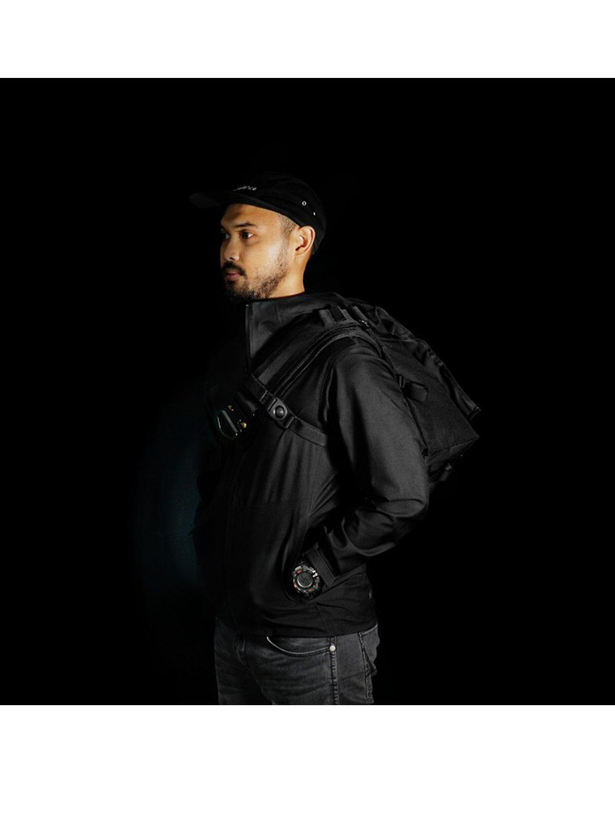 Life Behind Bars The Echelon S Eclipse 22L Messenger Bag Black Reflective - MORE by Morello Indonesia