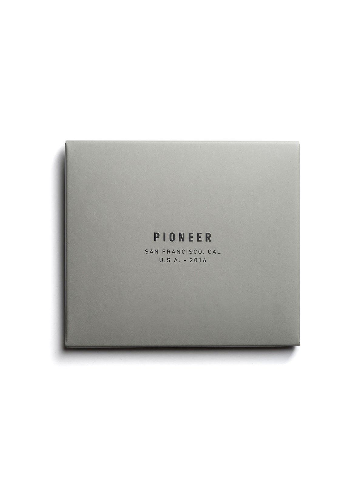 Pioneer Molecule Card Holder 3PN Evergreen - MORE by Morello Indonesia