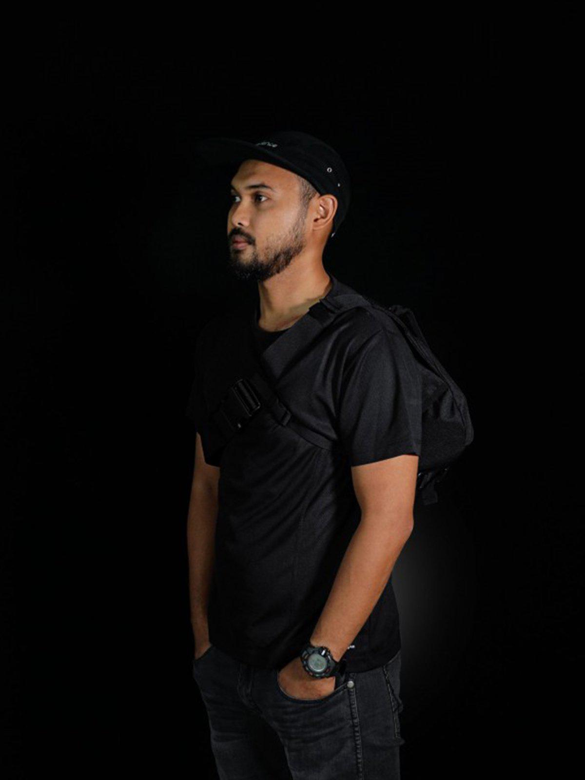 Life Behind Bars The Slingshot Eclipse 9L Sling Bag Black Reflective - MORE by Morello Indonesia