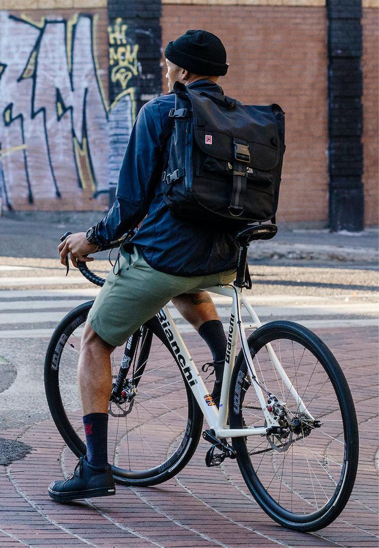 fixed gear backpack Chrome Industries Warsaw MD Messenger Backpack Black