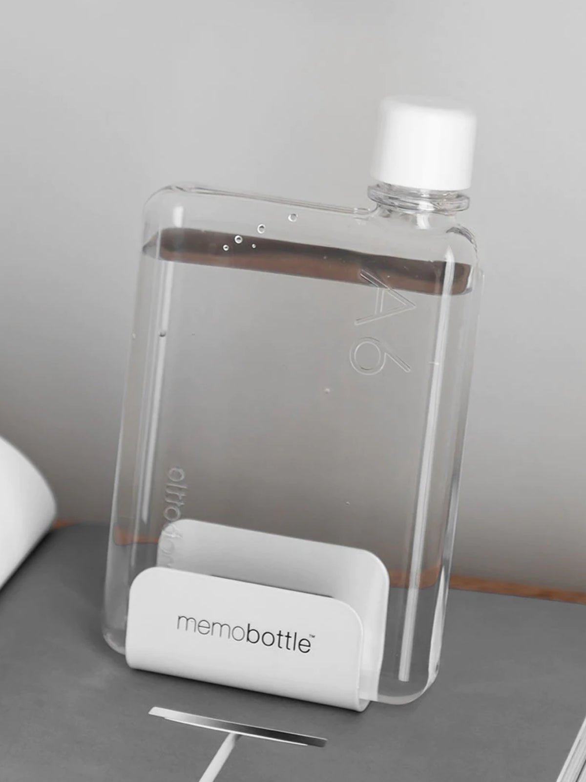 Memobottle Universal Desk Stand White