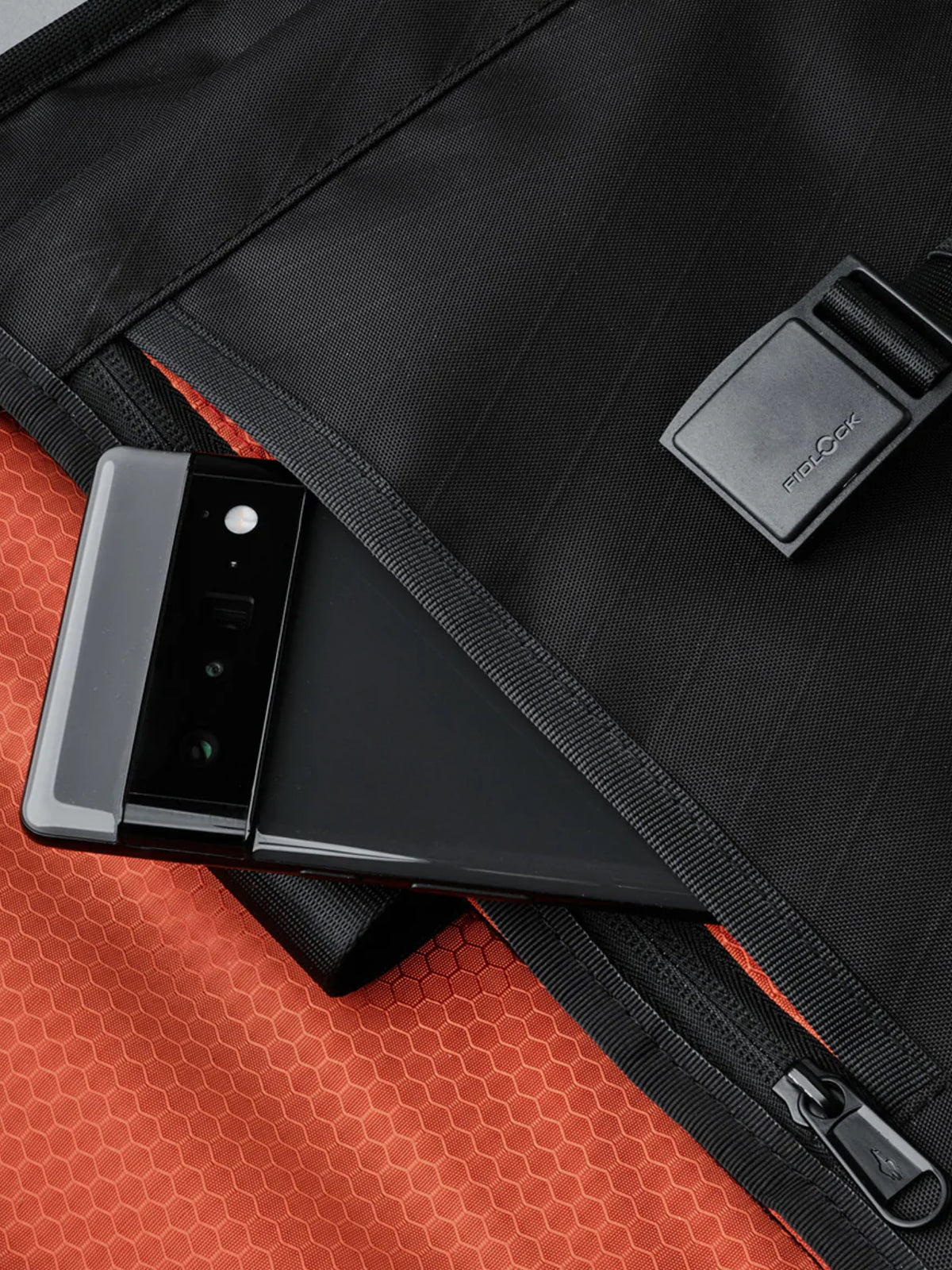 Alpaka Alpha Sling Limited Edition