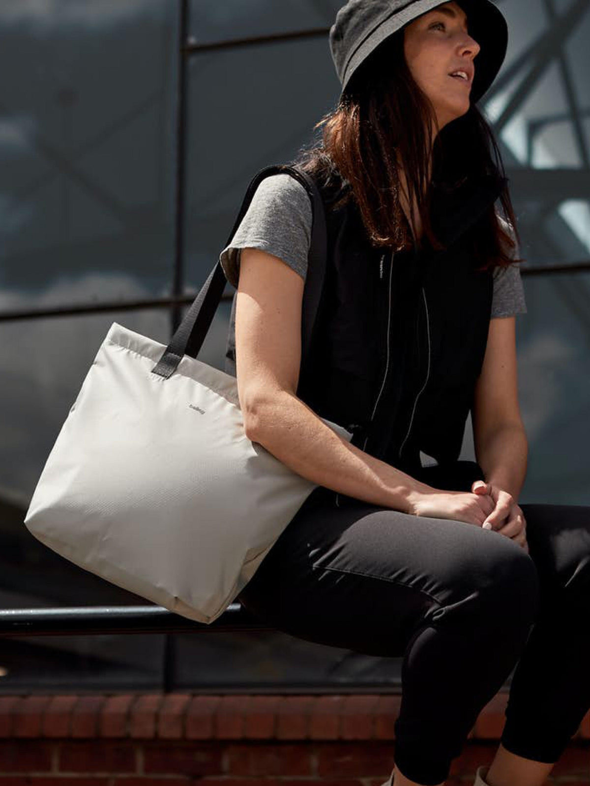 Bellroy Lite Tote Shadow (Leather Free)