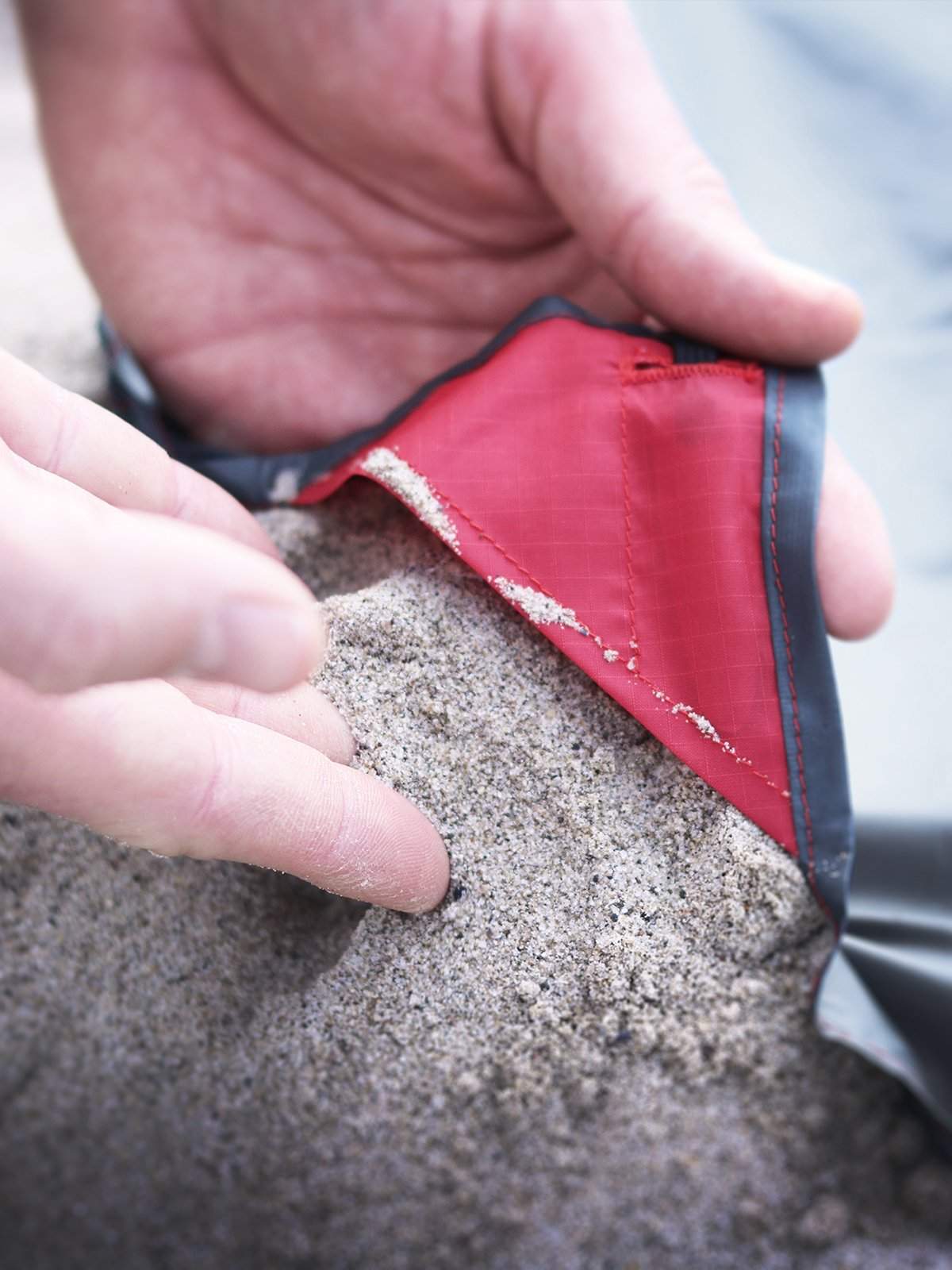Matador Pocket Blanket 2.0 Original Red - MORE by Morello Indonesia