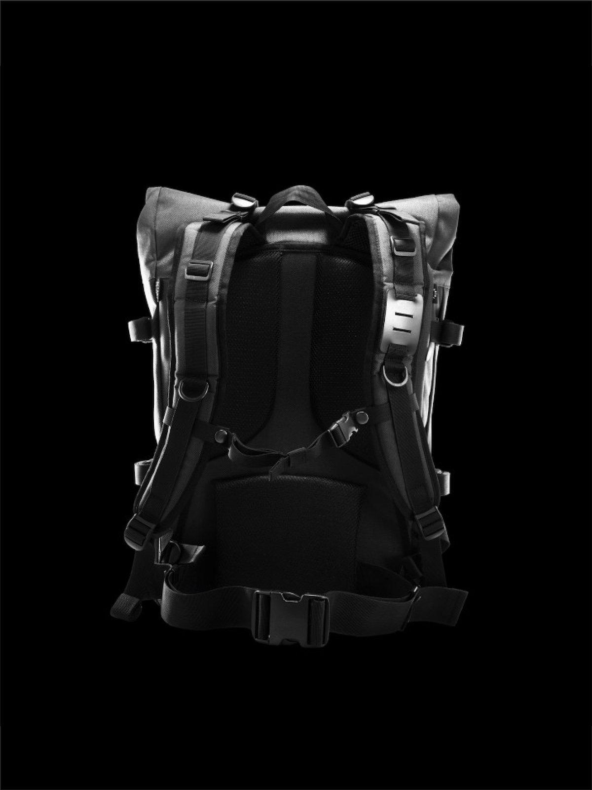 Life Behind Bars The Peloton Rolltop Backpack 30-42L Asphalt - MORE by Morello Indonesia