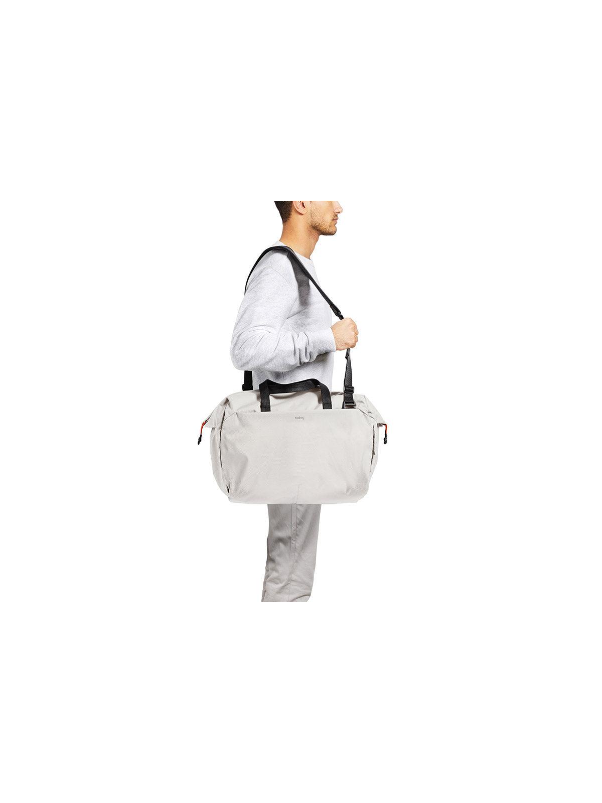 Bellroy Lite Duffel Chalk (Leather Free)