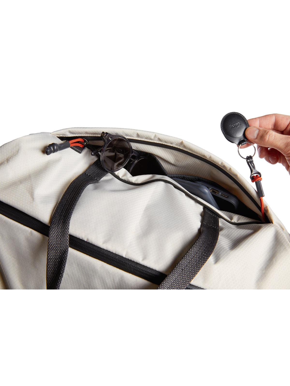 Bellroy Lite Duffel Chalk (Leather Free)
