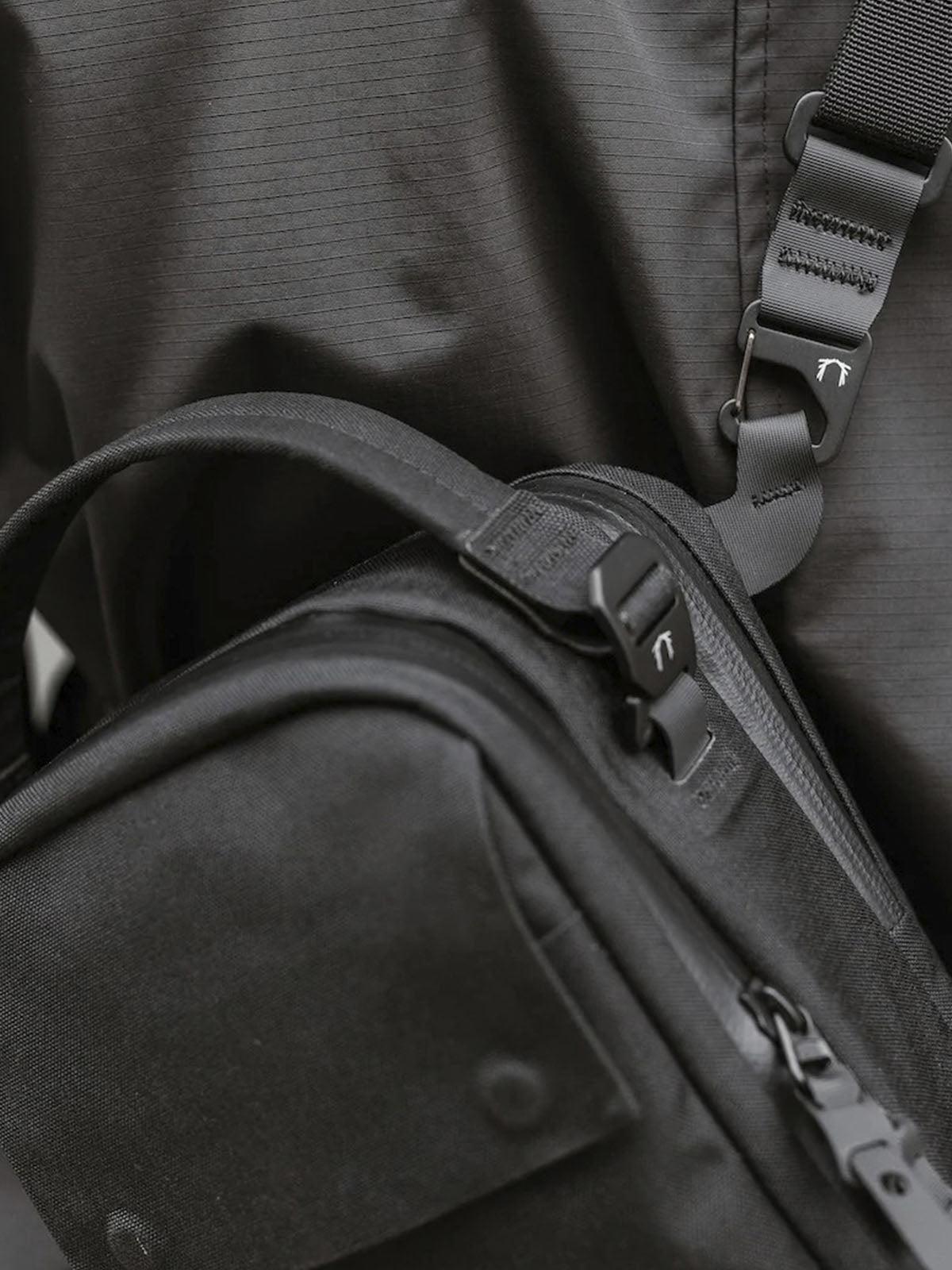 Black Ember Kompak